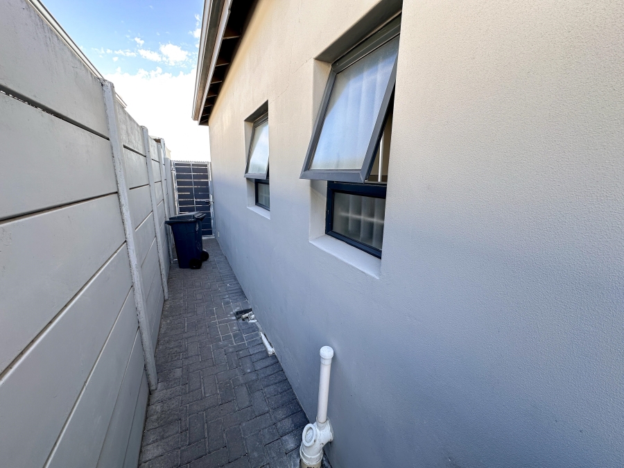 2 Bedroom Property for Sale in Parklands Western Cape
